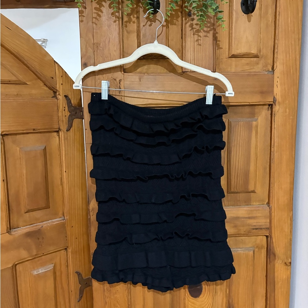 Black Ruffled Strapless Top - Picture 2 of 4